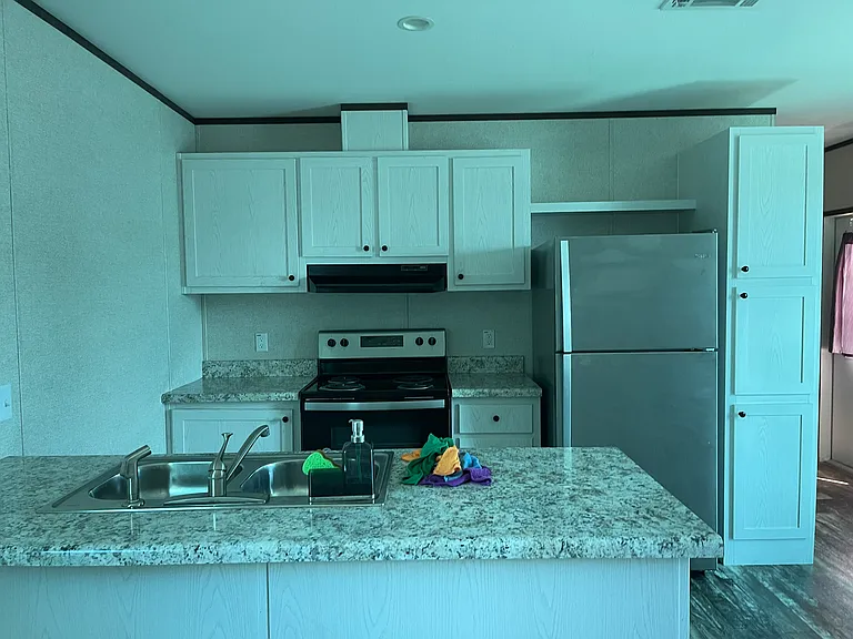 696A Pompeii Rd — Photo 7