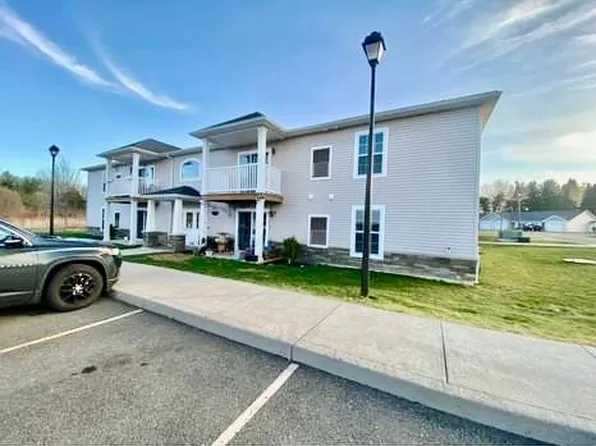 8121 N Main St APT 13, Eden, NY 14057