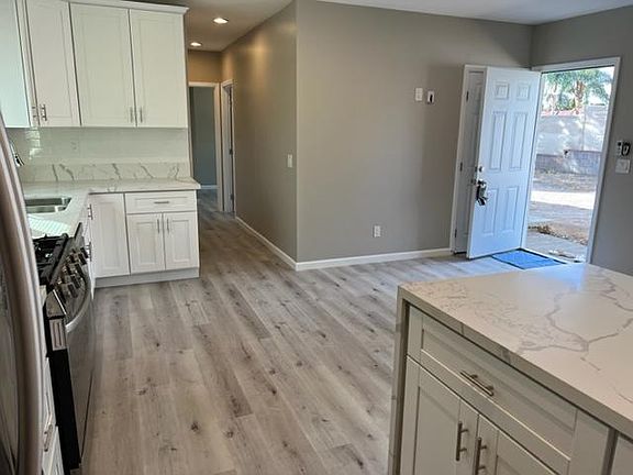 4th image of 2451 52nd St