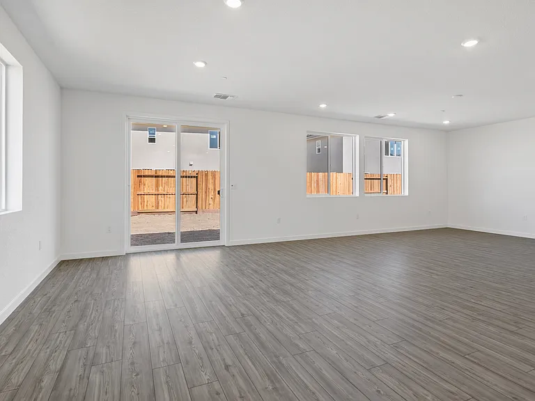 Oak Trail Dr — Photo 25
