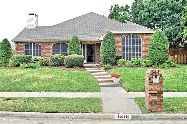 1st image of 1218 Laguna Pl