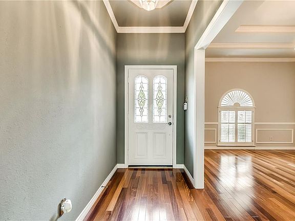 4th image of 9923 Candlebrook Dr