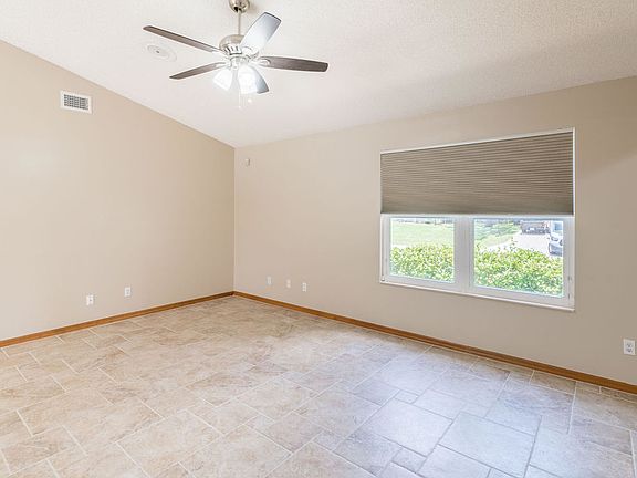 5th image of 1440 Hero St SE