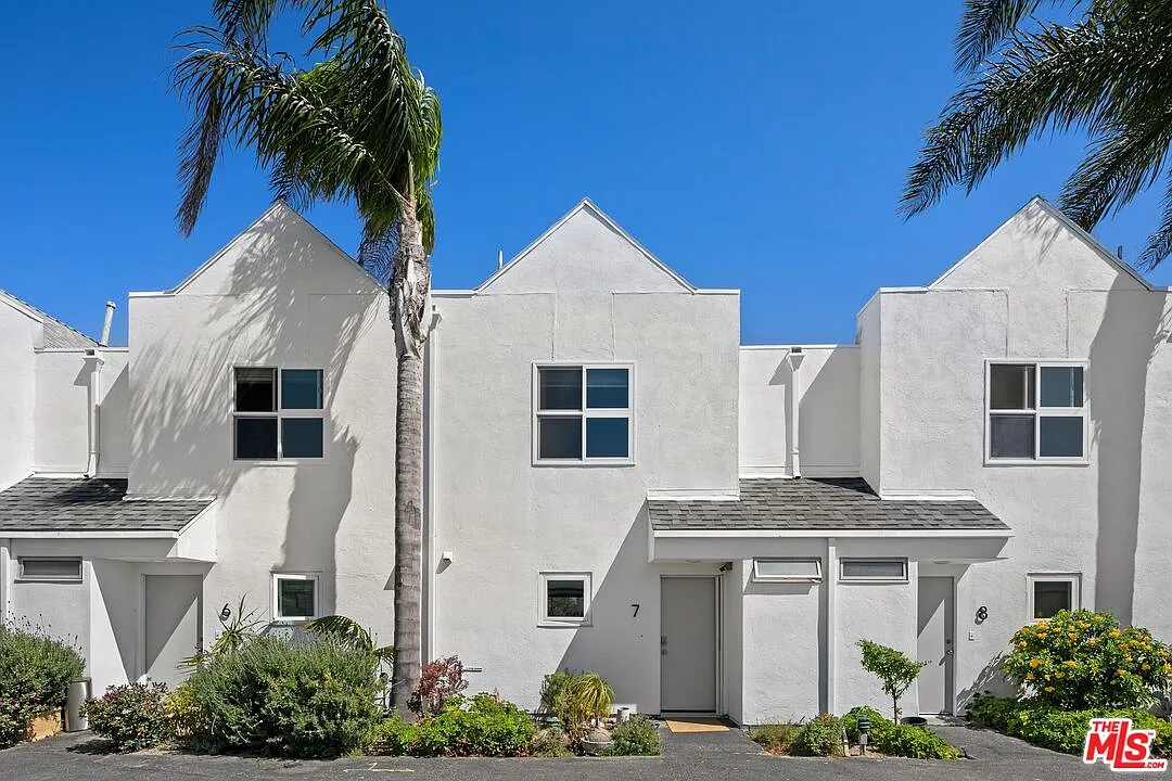 Building Photo - 28711 Pacific Coast Hwy #7