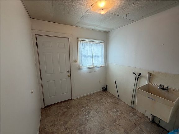 3rd image of 3027 Stayton St
