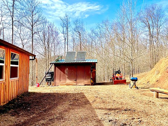 4th image of 266 Quinnwood Ln