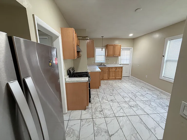 18-20 Wolcott St #1 — Photo 8
