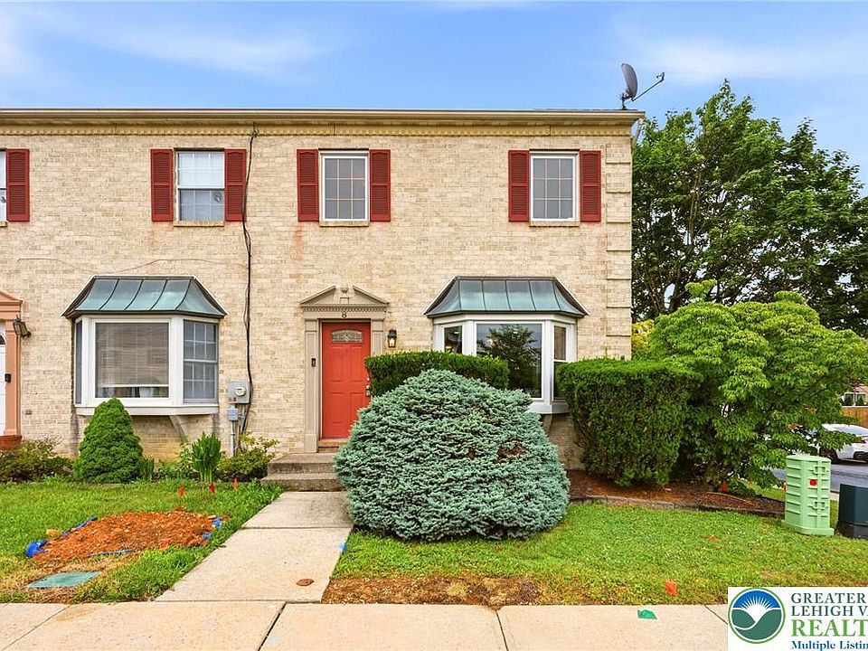 1st image of 8 Lincoln Pl