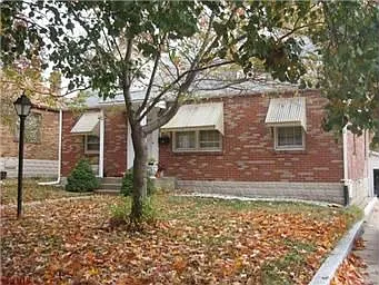 8608 Charlton Ln photo 1