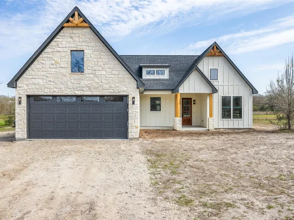 19822 Megan St, Bedias, TX 77831