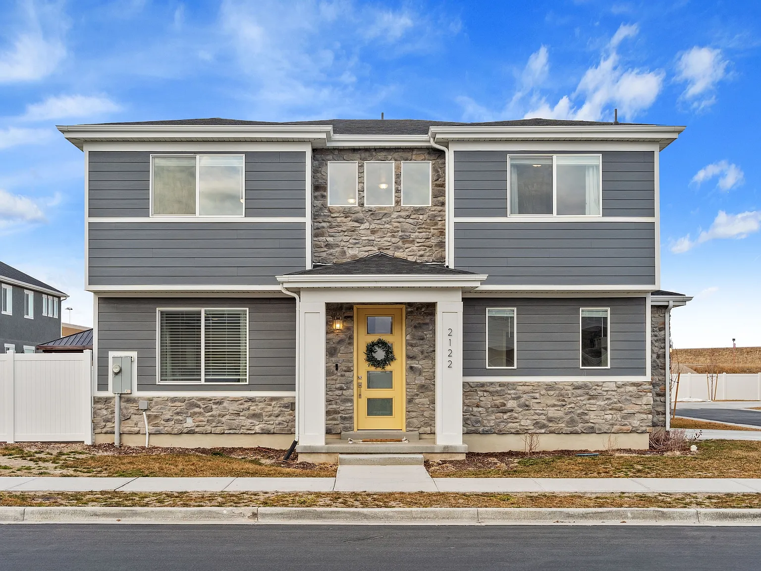 2122 W Lydia Ln — Photo 2