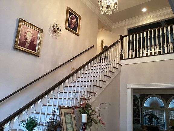4th image of 432 Woodhaven Dr