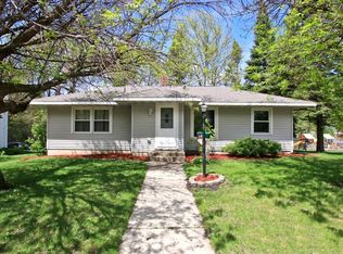 534 Bluff St NE, Hutchinson, MN 55350