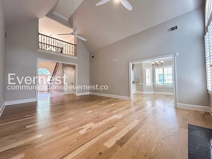4706 Woodlawn Ct NE — Photo 5