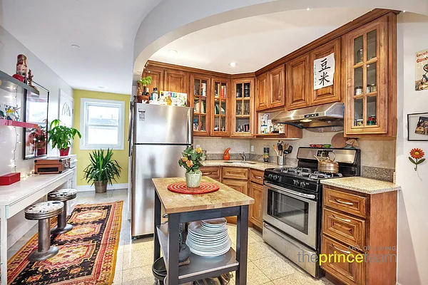 Rented by Compass | media 7