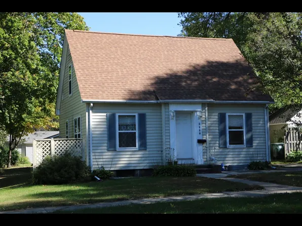 2110 Tremont St, Cedar Falls, IA 50613
