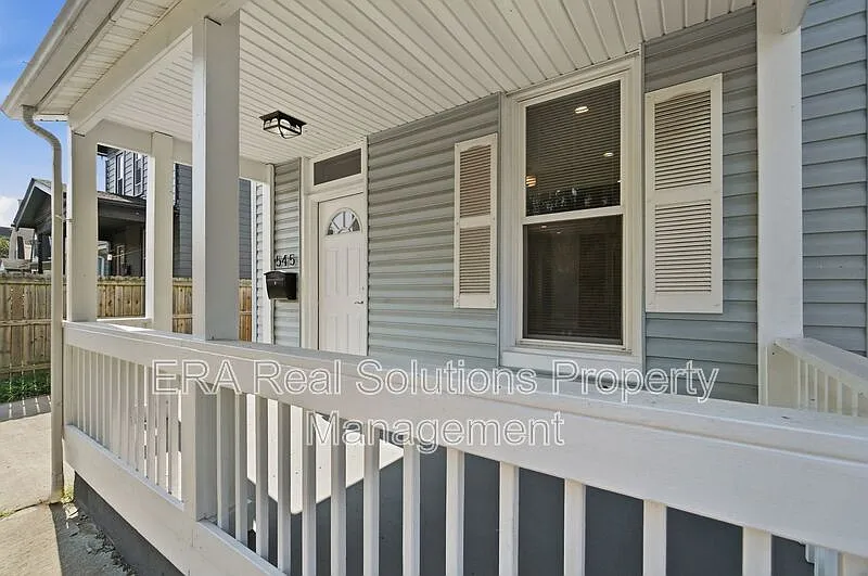 3 bed, 2.5 bath, 1796 sqft, $1,800 — Photo 4