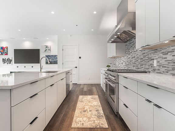 4th image of 815 Verhoeks St Unit 18