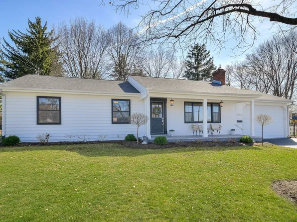 1212 Center St, Geneva, IL 60134