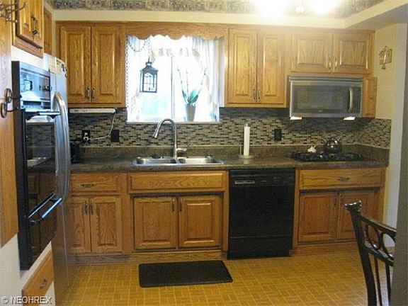 5th image of 21439 Nottingham Dr