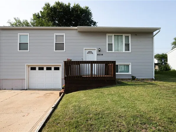 8254 Tauromee Ave, Kansas City, KS 66112