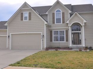 829 SW 33rd St, Lees Summit, MO 64082