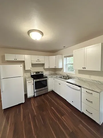 2 bed, 1.5 bath, 1200 sqft, $1,900 — Photo 3