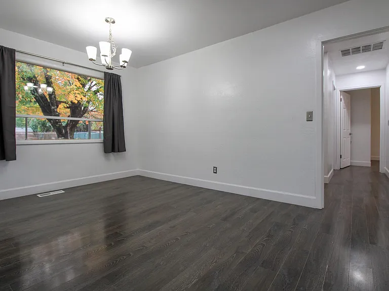 1170 Clearview Ave NE — Photo 6