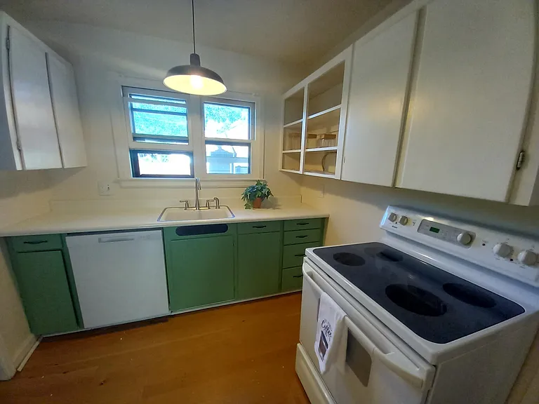 1431 S Manitou Ave — Photo 3