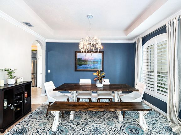 4th image of 881 Sherbourne Cir