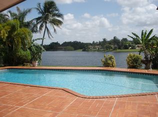 11909 Sailboat Dr, Hollywood, FL 33026