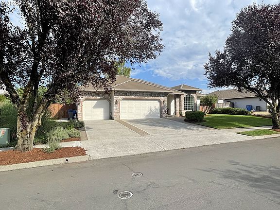 2nd image of 3411 SE 177th Ave