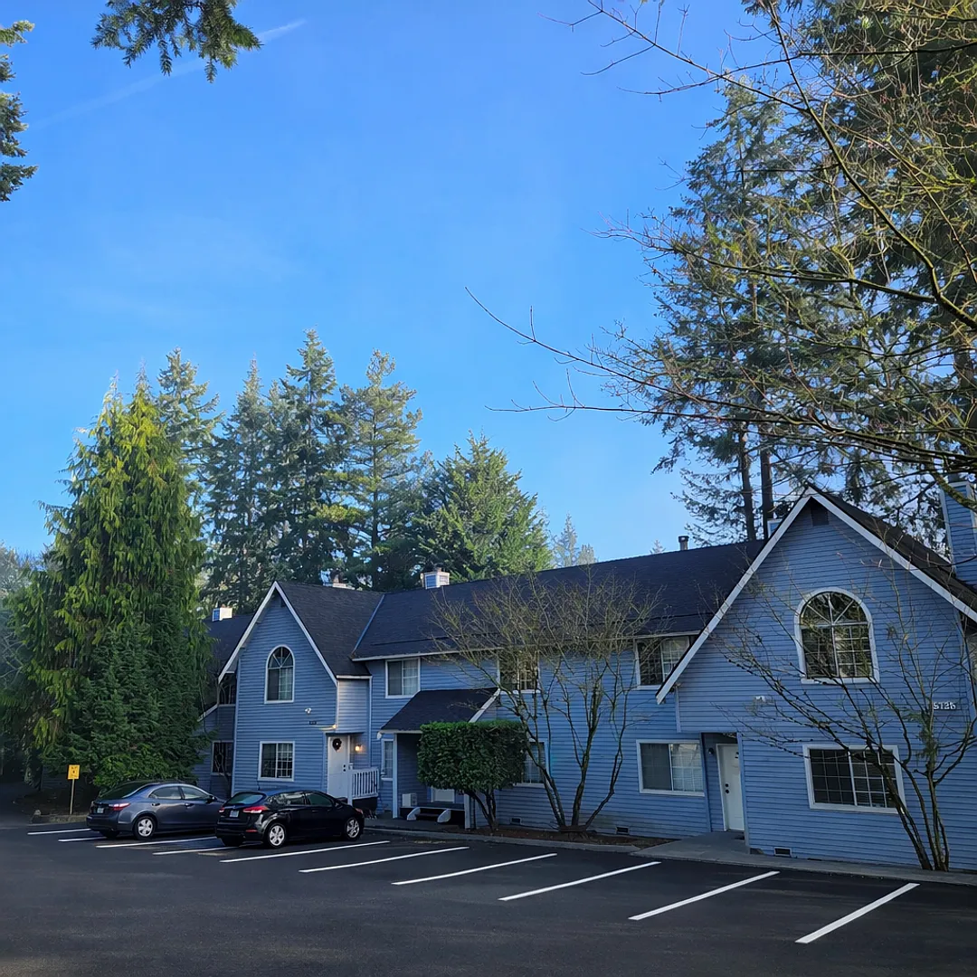 Renovated Townhomes & Apartments in Alderwood Area — Photo 3
