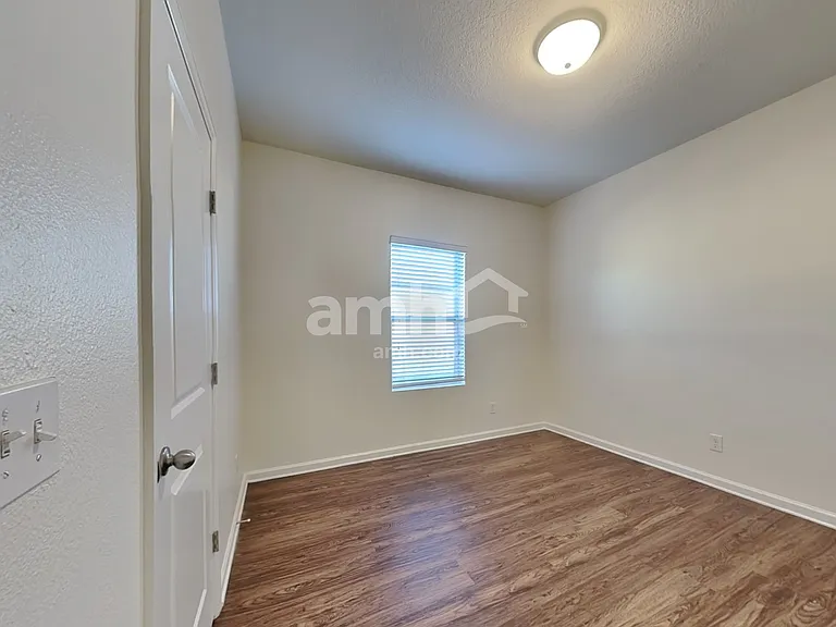 4878 Saint James Ln — Photo 22