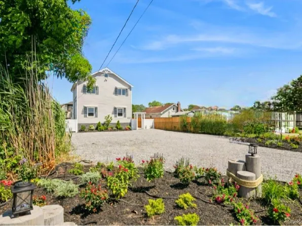 282 S Ketcham Avenue, Amityville, NY 11701