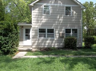 533 E 19th St #UPSTAIRS, Lawrence, KS 66046