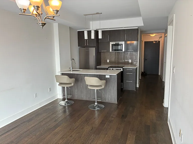 255 Bay St — Photo 29