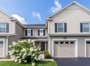 6277 Teasel St, Farmington, NY 14425