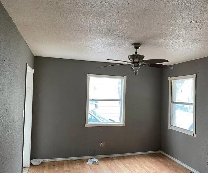 2nd image of 1442 Briar Cliff Rd