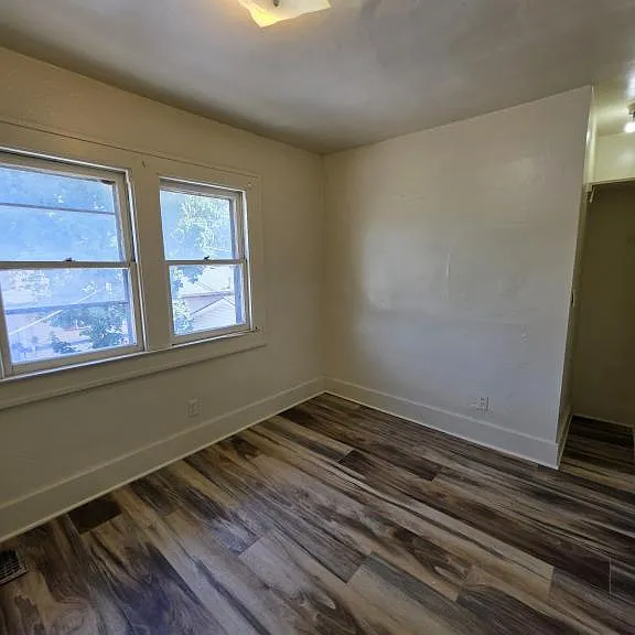 319 N Delphos St — Photo 10