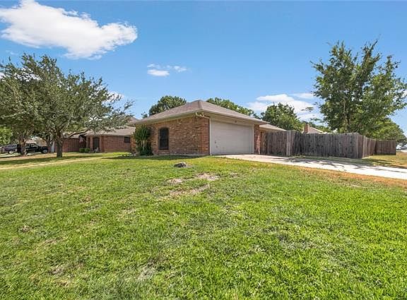 5th image of 1300 Downwood Dr