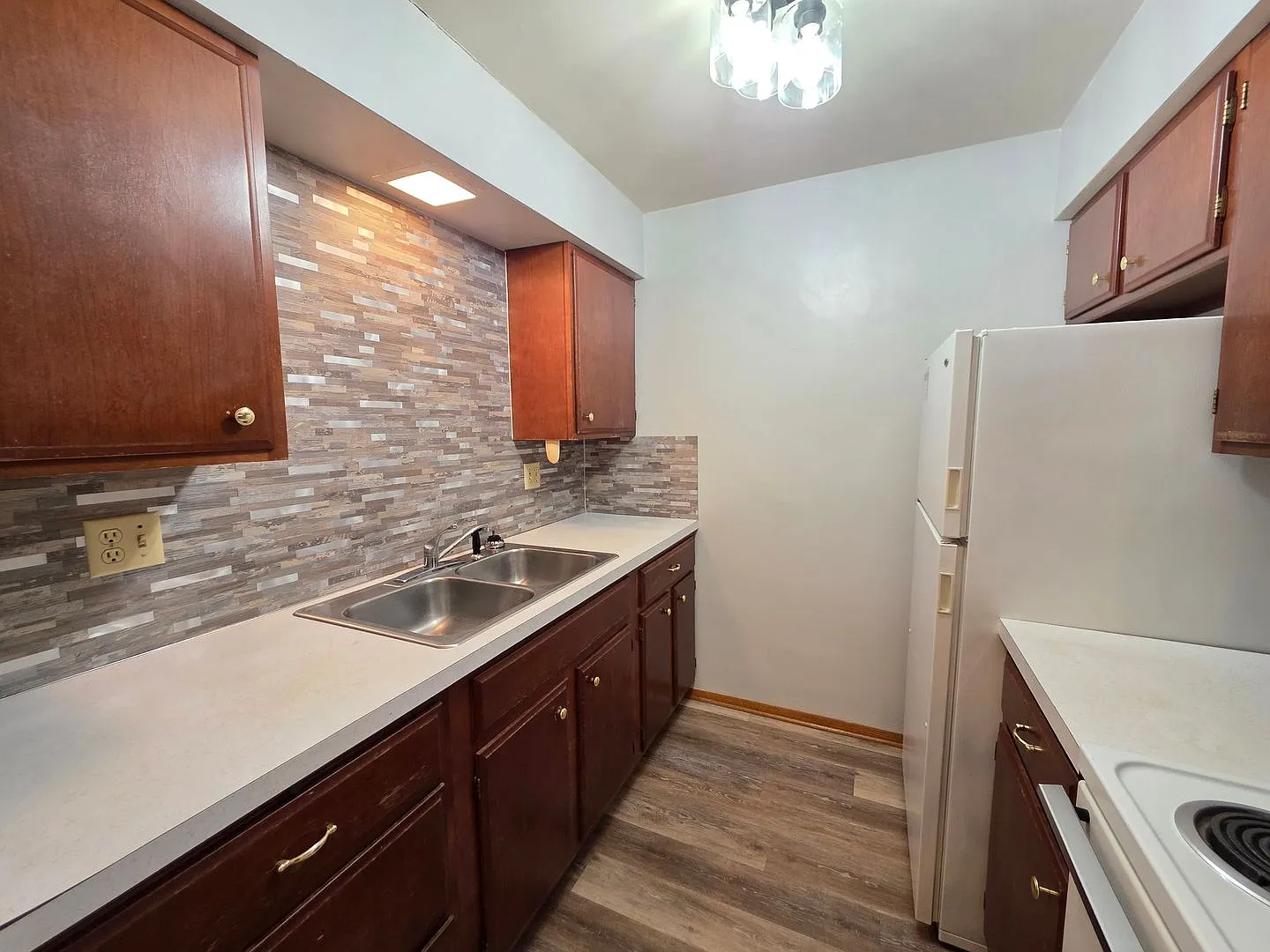 2221 Boles Street — Photo 3