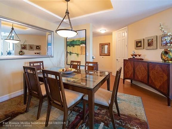 4th image of 2625 NE 14th Ave APT 405