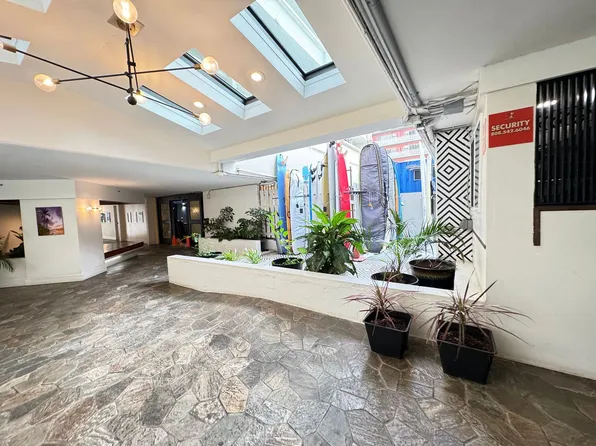 2463 Kuhio Ave APT 1008, Honolulu, HI 96815