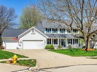 12995 Hickory Ct, Clive, IA 50325