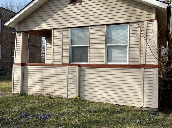 271 E 148th St, Harvey, IL 60426