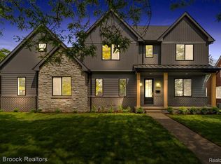 2444 Benjamin Ave, Royal Oak, MI 48073