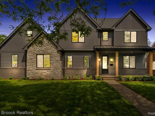 2444 Benjamin Ave, Royal Oak, MI 48073