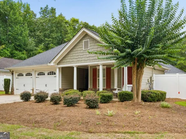 162 Cottage Club Dr, Locust Grove, GA 30248