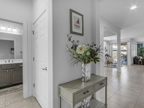 5th image of 880 E VERDE Boulevard